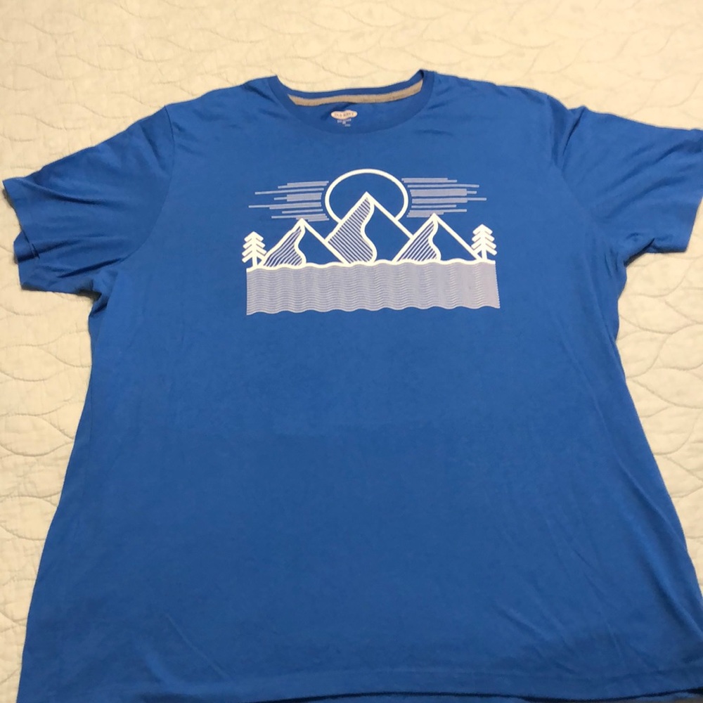 Old Navy T-shirt